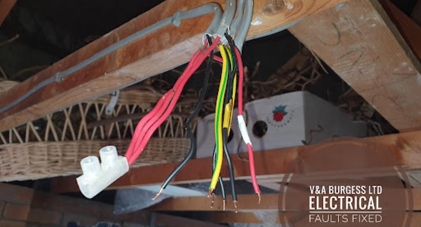 Garage Light Wiring💡 | Electrical Faults Fixed